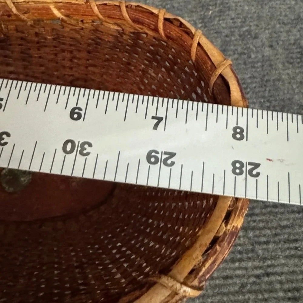 Vintage Nantucket Handwoven Wicker Basket Oval Penny Scalloped Rim 8 Inch